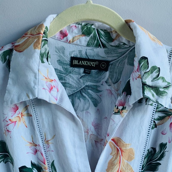 Blank NYC Romper Playsuit Tropical Floral Print on White Fun Summer Boho Medium - Picture 2 of 9